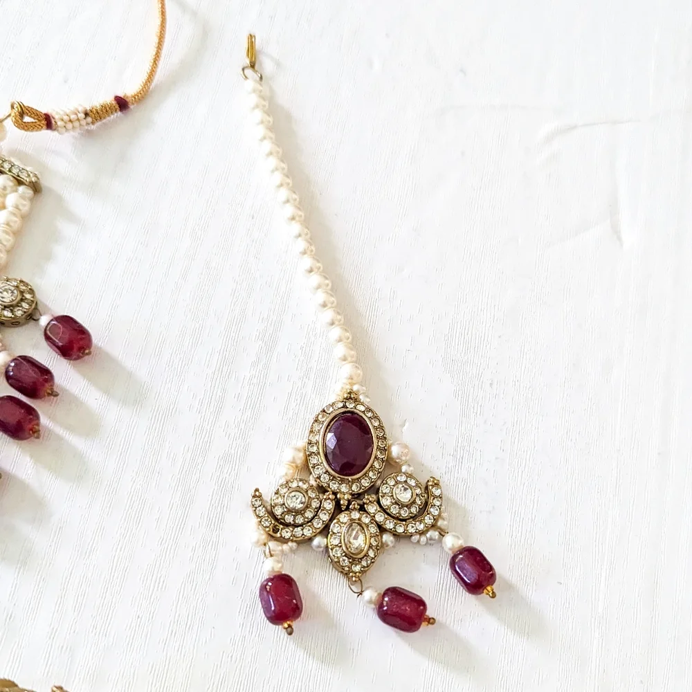 Indian Pakistani Bridal Jewelry Set, 5-Piece - Maroon / Pearl - Picture 6 of 11